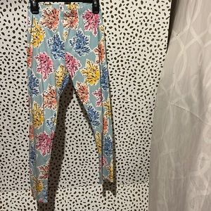 Girls crown and ivy leggings.